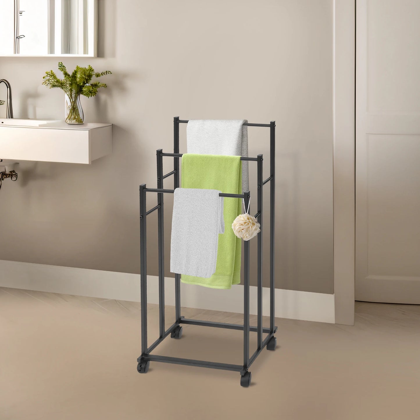 Freistehender Handtuchhalter mit Rollen – 3-stufiges Metall-Handtuchregal in Schwarz (66–86 cm)