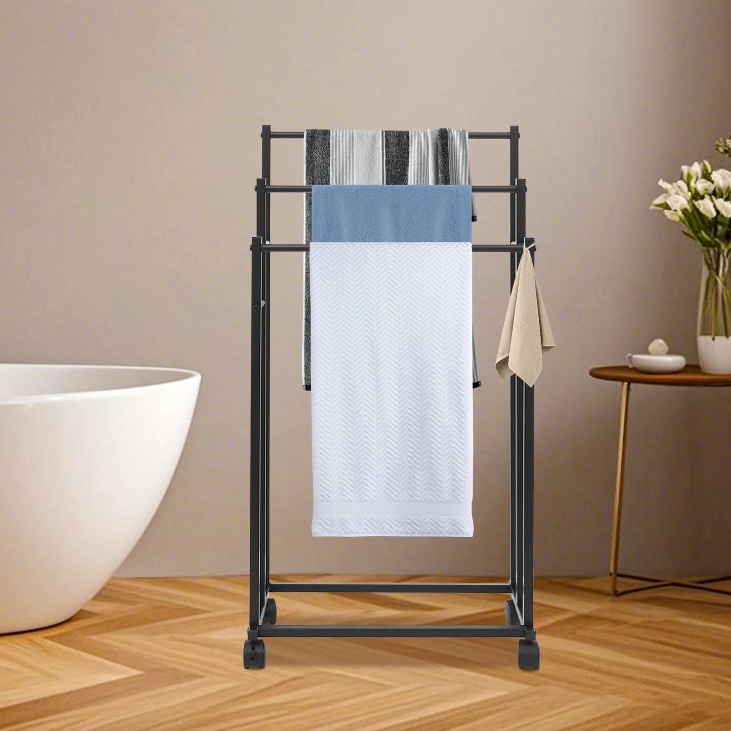 Freistehender Handtuchhalter mit Rollen – 3-stufiges Metall-Handtuchregal in Schwarz (66–86 cm)